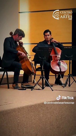 El 2025 se vivió entre escenarios y salas llenas de arte. Hubo música, exposiciones, charlas, procesos y aplausos. Gracias a quienes hicieron vibrar cada espacio del Centro de las Artes UCSP. 🎭✨ Un año para recordar. Y mucho más por vivir. #CentroDeLasArtesUCSP #UCSP #Arequipa