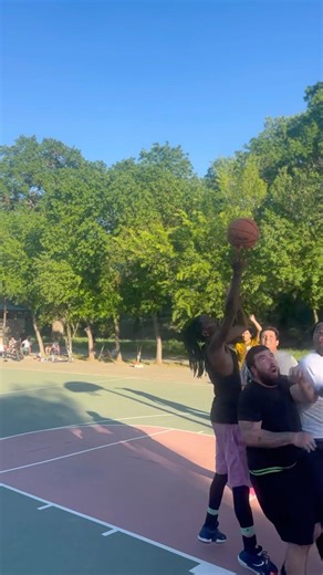 Spring hoops☀️🌳#modestohoops#ballislife#basketball#modesto#streetball#shorts