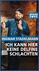 Menschen in Schubladen schieben. Das machen Klischees. Da sollte man vorsichtig sein. Und dagegenhalten. Mit Humor zum Beispiel. Ingmar Stadelmann bei Olafs Klub. Das ganze Stand Up gibts drüben bei Youtube: https://youtu.be/kRifbTJXVic | SPASSZONE