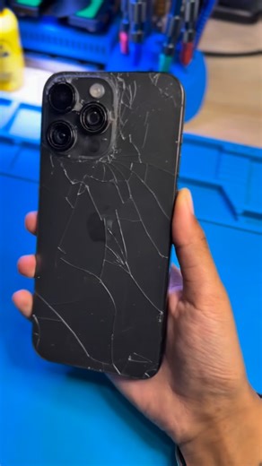 “My iPhone said: glitch mode activated 😭✨” #iPhone #iPhoneGlitch #FlashingScreen #ScreenGlitch #PhoneGlitch #TechGlitch #iPhoneIssues #TechProblems #GlitchAesthetic #DigitalVibes #FYP #ForYouPage #ExplorePage #ViralVideo | Phones Arena Pendle Hill