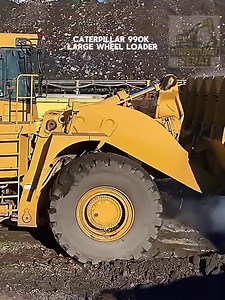 Caterpillar 990K in Action: Heavy Duty Loader for Mining Giants #HeavyMachinery #CAT990K #WheelLoader #MiningEquipment #Operator | Konstruksi Berat