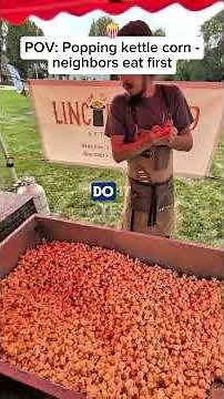 🤔 caramel vs kettle corn 🍿 #farmersmarket #kettlecorn #lincolnlandkettlecorn #asmr #popcornnate
