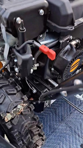 "All new snowblower run like that Clark" Customer purchased this machine 4 years ago and has ran like this since new 😳 #smallenginerepair #onsiteservice #snowblowertuneup #carburetorcleaning #SnowBlower #fblifestyle #fypviralシ #viralchallenge #fbviralpost2025シ | Affordable Small Engine Repair LLC