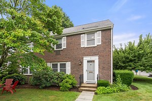 2 Town House Dr #2, Newton, MA 02460 - MLS 73404316 - Coldwell Banker