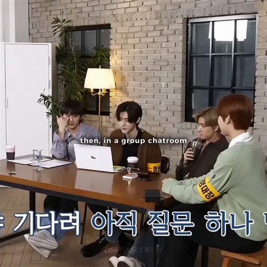 the concept of spending like 30 mins explaining why leaving people on read is okay, then only to start stuttering and immediately changing your mind cuz your bandmate looked at you a certain way is extremely gay btw