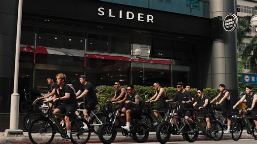 🛑 別急著買市面上的舊款！SLIDER 2026 全新改版開放預購 這不只是一台電動自行車，這是你明年春天的「城市通行證」。 我們知道你在乎什麼： ✅ 動力升級｜全新大齒盤 油壓煞車，起步更有力，煞停更安全 (賽博版專屬)。 ✅ 荷包要省｜預購享 56折 超狂優惠，現省兩萬多，這價格連二手車都難找！ ✅ 騎得安心｜獨家贈送 價值$9,680 丟車賠車險 延長保固，車停外面也不怕。 👨‍🔧 專為台灣騎士打造的三種選擇： 🚀 賽博大火箭 (Cyber 2026)：越野街車設定，寬胎 大把手，路感霸主。 👉 [預購價 $30,800] (原價 $49,800) 🚇 摺疊小火箭 (Metro 2026)：進出捷運、放入後車廂，1秒收摺的通勤神器。 👉 [預購價 $28,800] (原價 $49,800) 💃 低跨時尚火箭 (Charme 2026)：優雅上下車，媽媽群組的討論焦點。 👉 [預購價 $26,800] (原價 $46,800) 📅 交車時間： 2026年 3-4月 (好車值得等待，好價格不等人) 🇹🇼 台灣工廠生產 x 閃電標章認證 x 全台50間門市服務 