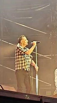 Deacon Blue sing their powerful song Real Gone Kid in Bedford Park on 2nd July '26 pt4