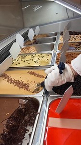 Syndig Karamel 🍦 Januar er måske måneden for mådehold… men vores syndig karamel is er svær at sige nej til 🤎 Blød, cremet karamelis med dyb smag og masser af forkælelse – perfekt til en lille pause midt i vinteren. En lille synd har vel aldrig skadet ✨ | Peter Beier Danmark