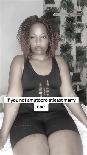 VICKIE 💝PNKY 💋💋💋 (@vickie.pnky)’s videos with original sound - SMILE 😊QUEEN 👸🦋