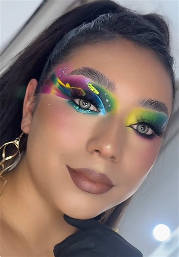 Clase con mi hermosa @Sandy_Beauty🧚🏻‍♀️ 🌈🤩✨#fullcolor #makeup #fyp #ti̇ktok