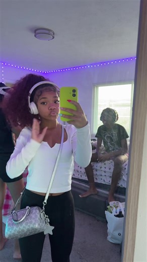 desire (@___desireeee)’s videos with original sound - bj