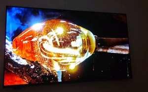 索尼OLED电视XR77-A80J惊艳开光(小米11u录制)显示的颜色手机拍摄完全体现不出来的样子