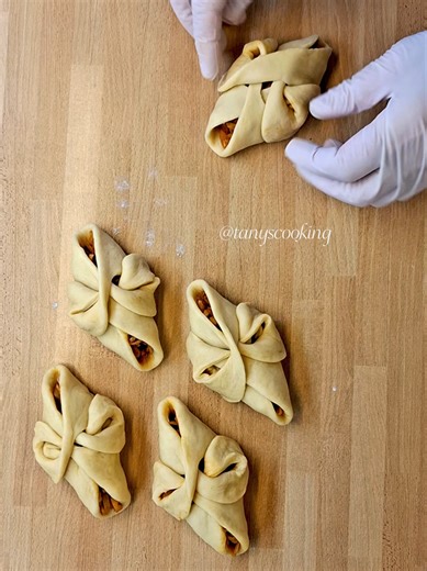 Simple Bunshaping Techniques and Brioche Recipe