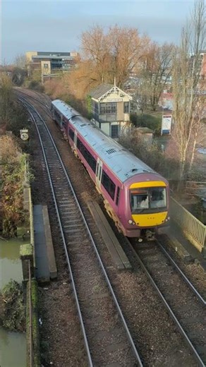 EMR Class 170 (170514) passing Brayford Crossing