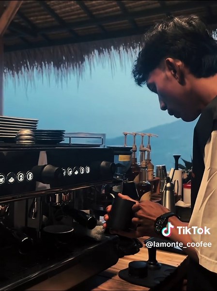 Ngopi di Lamonte Coffee Kintamani: Tempat Magis