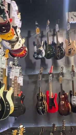Checkin' The Racks - Nashville Guitar Shop Field Trip - Guitar Center #guitargear