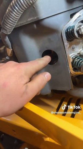 Kawasaki Valves! Using this procedure is going be good for any kawasaki except the 3 valves (still will follow the same and same clearance). Let me know some specifics you guys want to see. Happy friday 🍻 #smallengine #smallenginerepair #kawasaki #kawi #valves #tuneup #mechanic #snapontools #mower #lawntok #lawnmower #cubcadet #yellowjunk