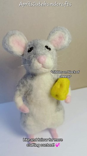 Crafting a Cute Needle Felt Mouse Tutorial