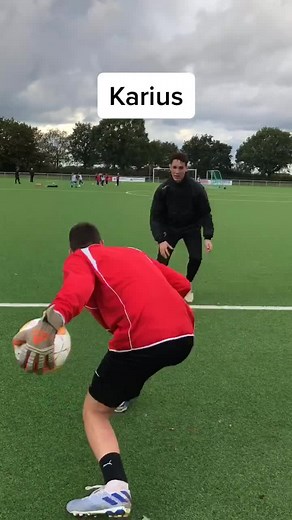 Types of goalkeepers⚽️🙅🏼 #fy #soccer #fyp #foryou #tractionsocks #mulmsoccer