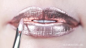 #看牙识人系列#金属艺术唇妆Metallic Glitter Lips Using Mac Cosmetics Pigments Makeup Tutorial