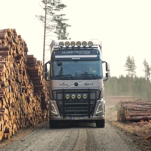 Imagine your household waste powering a 70-tonne timber truck! That's the reality at Hestra Åkeri in Sweden, where they utilize renewable biogas produced from sources like food waste. "It's quite powerful to think about. That we can take something that is otherwise thrown away and convert it into enough power to drive timber to sawmills," says owner Patrik Lindgren. #volvotrucks #gaspowered #biogas #energyefficiency | Volvo Trucks