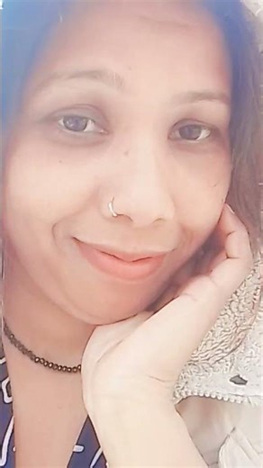 Badi hasraton Se tujhe dekhti hun #bollywood @🥰