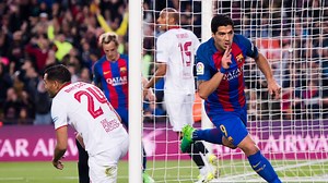 Luis Enrique says Luis Suarez is world's best No 9