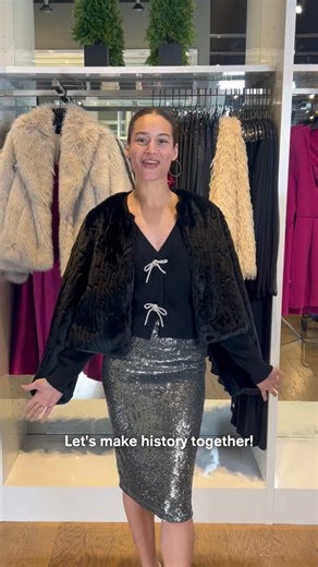 21K views · 153 reactions | Get ready—20 brand new styles are launching exclusively on our live this Sunday! Don’t miss out on free shipping, 30% off, plus an extra 15% off for Insiders. | Express | Facebook