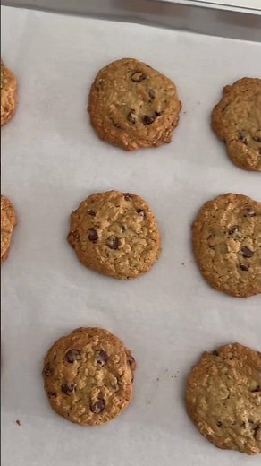 Make Oatmeal chocolate chip cookies with me 💕