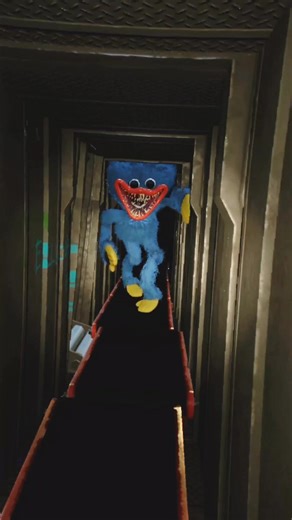 Huggy Wuggy Chasing Tunnel Scene - Poppy Playtime