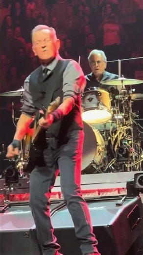 Bruce Springsteen delivers fiery, show at Inglewood’s Kia Forum