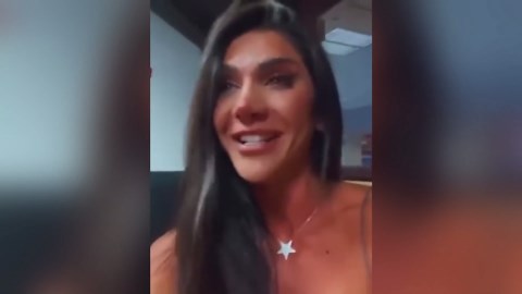 Bodybuilder accuses American Airlines of banning her from flight over attire