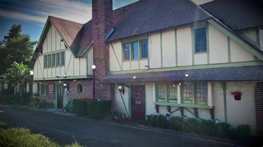 This Florida restaurant is America’s most haunted. Here’s the story behind it