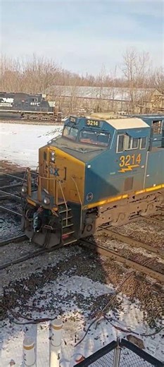 CSX cab driving in reverse out of the main train yard! 3214 CSX