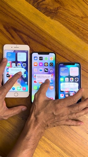 iPhone 7 Plus vs iPhone XS Max vs iPhone 12 Booting Test