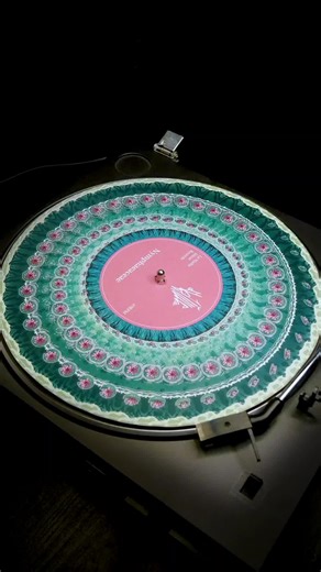 Intricate Nymphaeaceae Animations: A Phenakistoscope Masterpiece