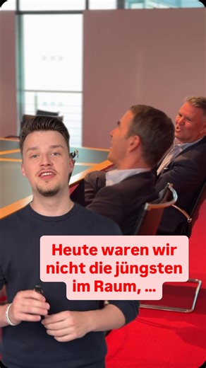 Sparkasse Hohenlohekreis on Instagram: "…sondern die, die vorne standen. Ein Tag eines Azubis bei der @spk_hohenlohekreis! Unsere Azubis aus dem 3. Lehrjahr durften ihre Ergebnisse aus ihren Projekten vorstellen. Dabei ging es um echte Praxisthemen, eigene Ideen und viel Engagement. Wie wichtig ist dir Selbstständigkeit in der Ausbildung? Wann kommst du eigentlich zu uns? 🤓 🔗 Weitere Infos zu Ausbildung und duales Studium im Link in der Bio"