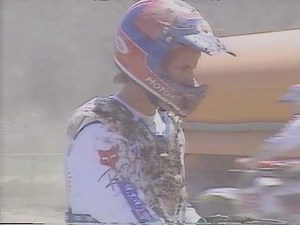 Here are a few clips from one of the USGP races you rarely hear mentioned, the 1987 250 USGP held at Hollister Hills in California. Ricky Johnson won the race, but it is all but forgotten in the love for Carlsbad and Unadilla. Here is a little action pre race where @therickyjohnson and @oshow1 force a restart that causes Eric Geboers to go off on the officials. | The Motocross Vault