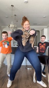 13K views · 2.7K reactions | This is what spring break at the Jacobs’ looks like!  And can someone explain how the week started off on the beach and now I’m in a scarf?! 路‍♀️ Fit details on my LTK! DC @willderley #springbreak #partytime | allison.jacobsss | Facebook