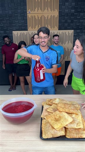 Super Equipe on Instagram: "DESAFIO DA GARRAFA E DO PASTEL.. Parte 1"
