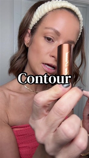 Going out on a Monday night in perimenopause really tests your character 😅 The mood swings, the exhaustion, the internal battle of do I want to go or do I want to be in bed by 8… it’s real. I’m trying to be better and not let it turn me grumpy or mean — and honestly, doing something small like my makeup helps me shift my mindset. This Too Faced contour stick is one of those easy, no-brainer products that makes me feel more put together without trying too hard. Sometimes feeling a little more co