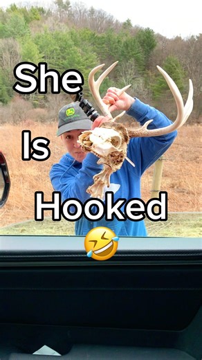 Found My First Dead Head - Shed Hunting #antlers #wildlife #shedhunting