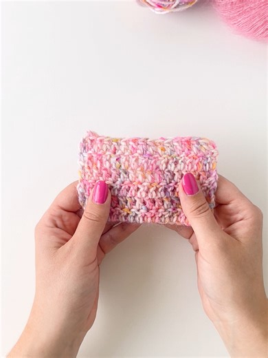 If you are looking for a soft and playful, pink combination try working together DROPS Fiesta 14, rainbow sprinkles and DROPS Kid-Silk 62, strawberry ice cream 🌈 Our crochet sample uses a 4.5 mm crochet hook, which is a perfect fit for patterns in the crochet hook group 4.00 - 4.50 mm. Read more about this yarn combination and find free patterns that you can make with it on our site. #dropsfiesta #dropskidsilk #dropsdesign #dropsyarncombination #crochet