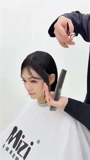 Top Trending Old-Fashioned Side-Parted Bang Cut Tutorial by Mingzi