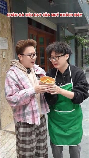 How to buy super spicy chicken feet when closing time.