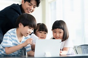 スクリプト言語とは？概要や特徴、主なプログラム言語を解説 - アンドエンジニア - エンジニアのこと、エンジニアから。