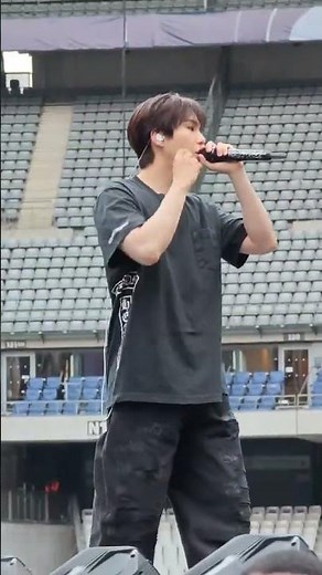 Suga BTS momen at Paris Day 2