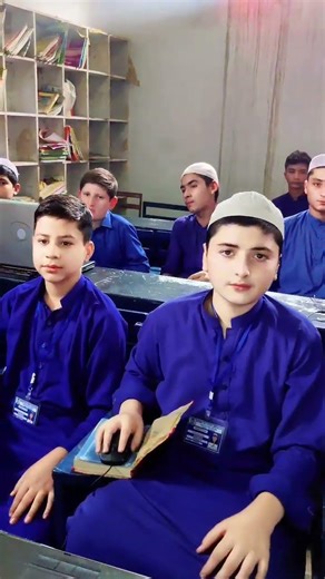 Class 7th In computer lab #trendingshorts #computer #schoollife #trendingvedio