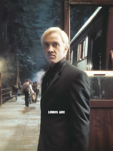 Harry Potter || Draco’s Walk 🔥 #shorts #hogwarts #dracomalfoy #malfoy #draco #tomfelton #drarry