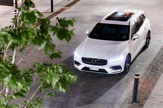 Volvo asks hybrid owners to stop charging due to fire risk
